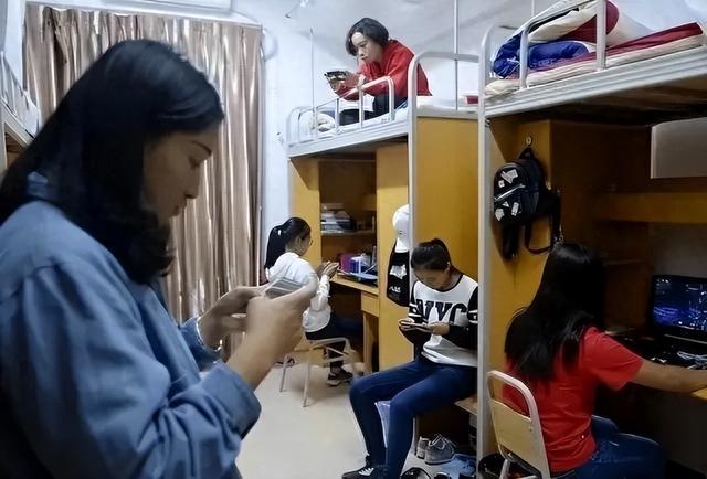 无数中国青少年被荼毒家长却一无所知PG麻将胡了校园“奶头乐”泛滥成灾(图8)