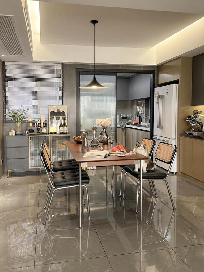 PG麻将胡了免费模拟器广东夫妇的127㎡新家那叫一个高级拍照给大伙瞅瞅超羡慕(图8)